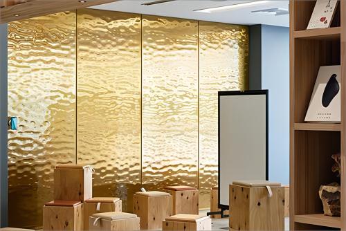 Choose stainless steel decorative panels with textured finishes to interpret a low-key sense of fashion